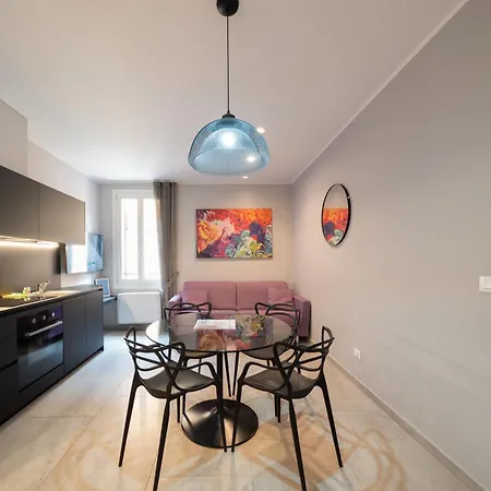 Design In The Heart Of Palazzograssi * Μπολόνια