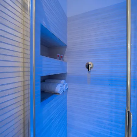 Design In The Heart Of Palazzograssi * Bologne